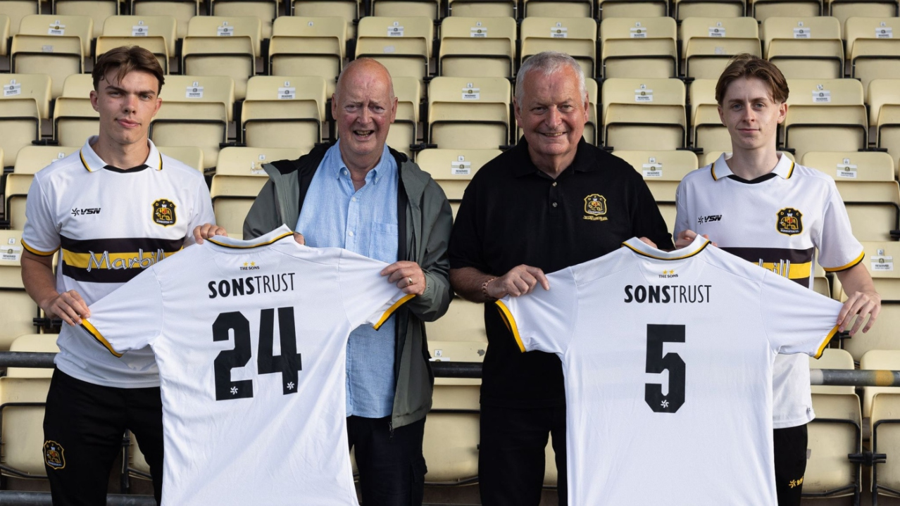 Dave Carson and Rab Ryan of Sonstrust present Dumbarton U20s with their new kits