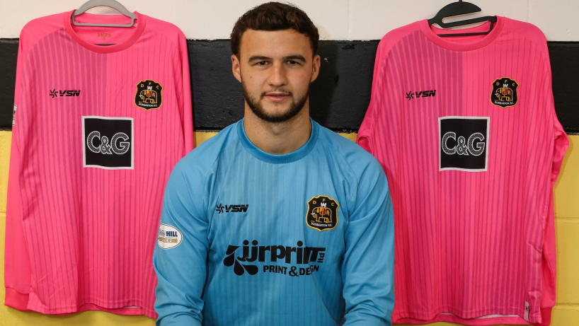 Mason Munn signs for Dumbarton in September 2026